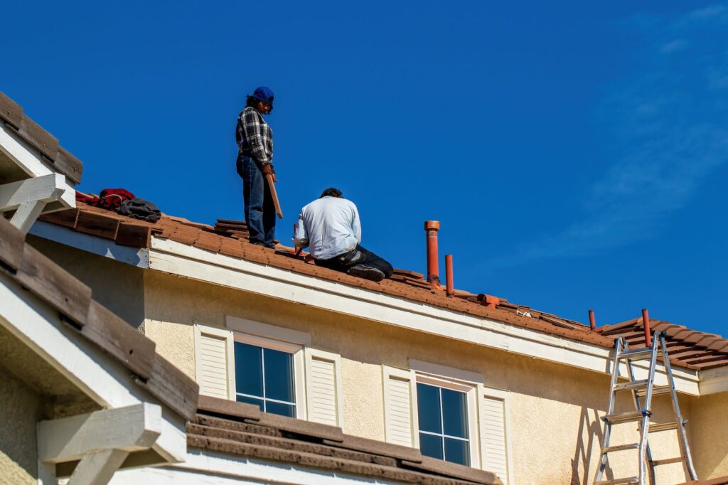 Why do Roofers Wear Dark Clothes?